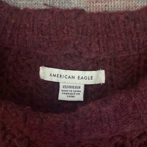Woman’s American Eagle Outfitters Maroon Sweater Size XSmall EUC - Picture 2 of 2